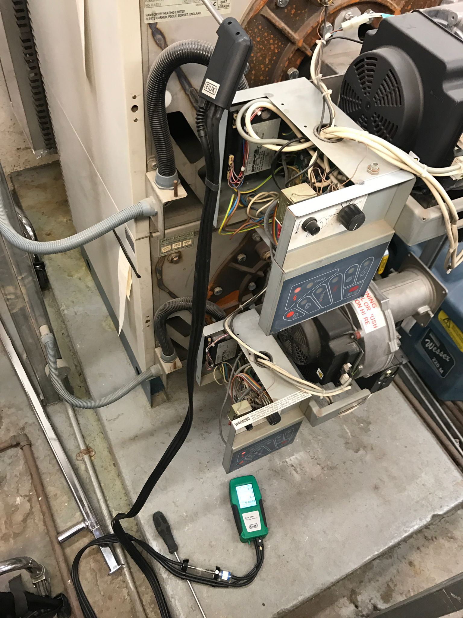 gas safe registered engineer near me Dalston, E8